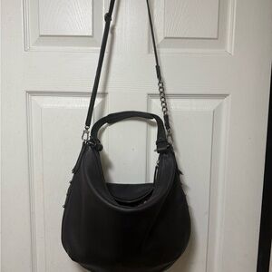 Black Leather Cross body/Shoulder Bag
Light weight pebbled